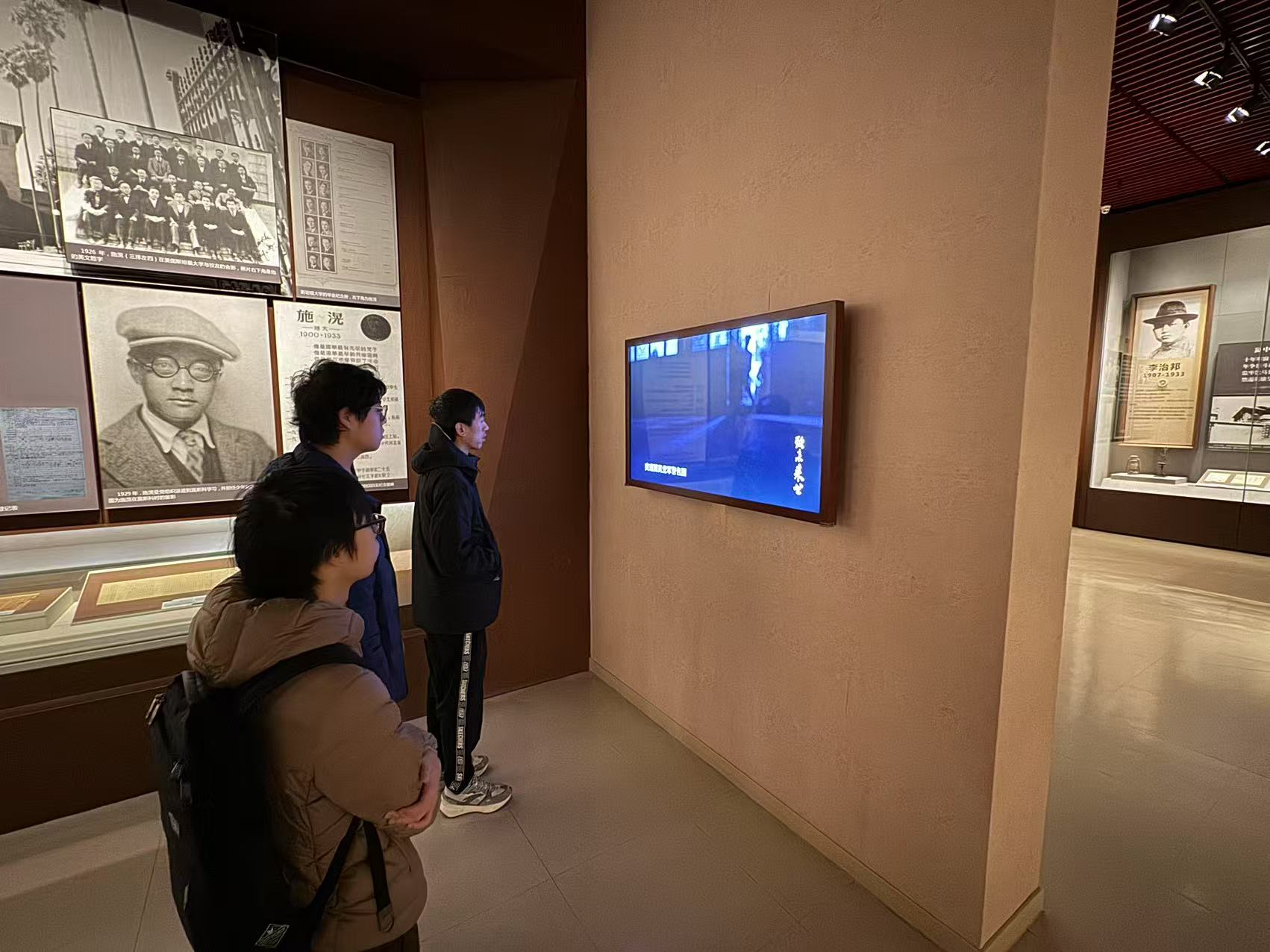 �껨�_��ʿ��@���ӛ�vʷ�����мtɫ����