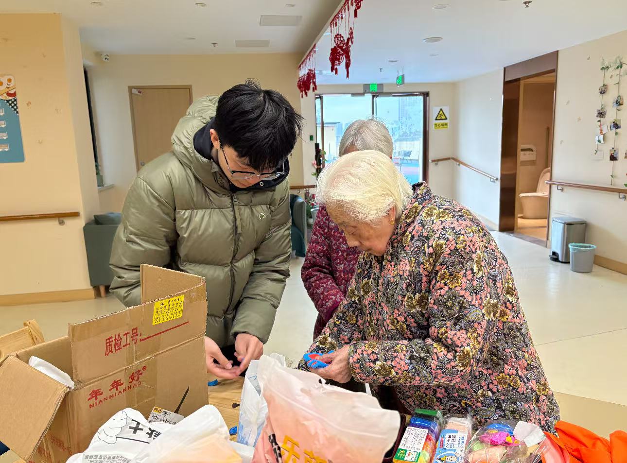 ���A�F����M���ݺ����°��ӿ��B���ģ����z�����w��ů������