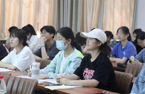 ���W�����c���ϿƌW�WԺ���A�FУ�_չ����W�����H�����c�F꠽��O�����}�F�n