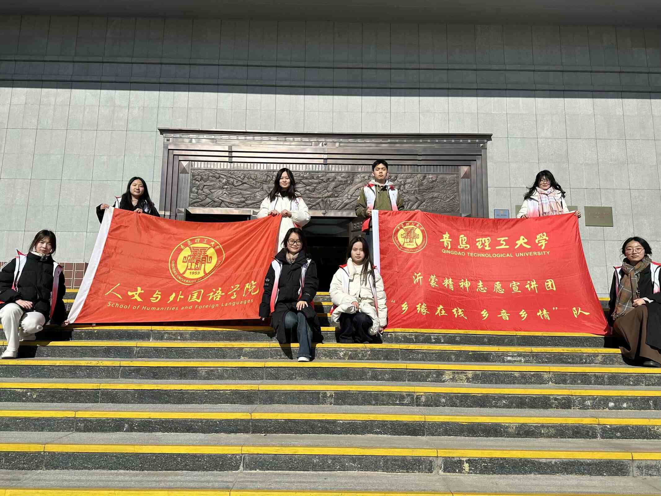 ׷���tɫ���E�У����ɾ���������