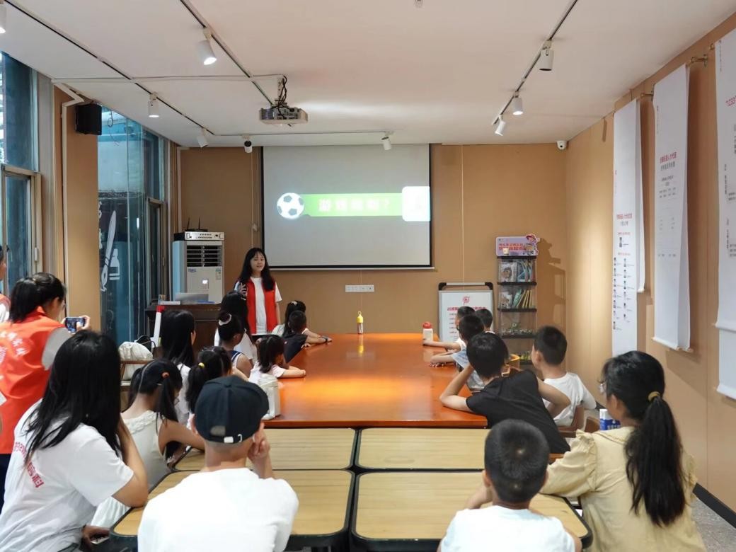 ���A��W���h����F�������������������d������`� �������l����һվ��ͯ�􆢺����n���A��