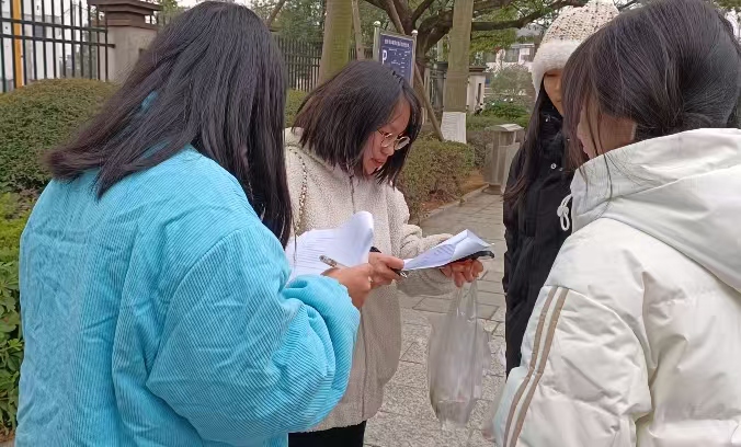 �����R�E�����_�����ָ����У�{��֮�ã�̽���R��Փ����