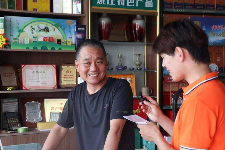 �Ϸʹ��I��W������Ҧ�f�{�У�̽���������z������·��