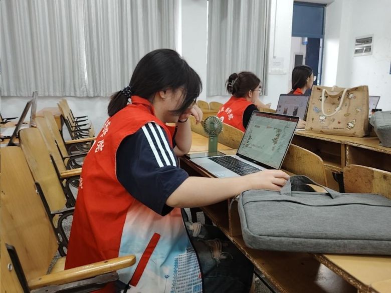  �Րۡ�н�������������(hu��)��(sh��)�`�(du��)��������ʯ���(zh��n)֧�� ����ʮ����ͬ�У��c(di��n)��֪�R΢��