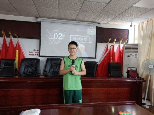 圖為李沐曦小朋友上臺分享