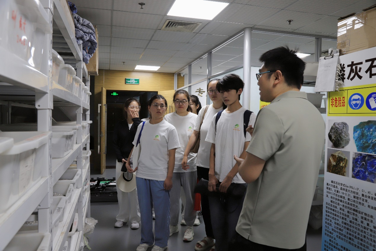 ̽���τ��� ���S��������˼·�����ӈD֮��Mg�����`�F���߷��Ӳ��τ��@�ЌW