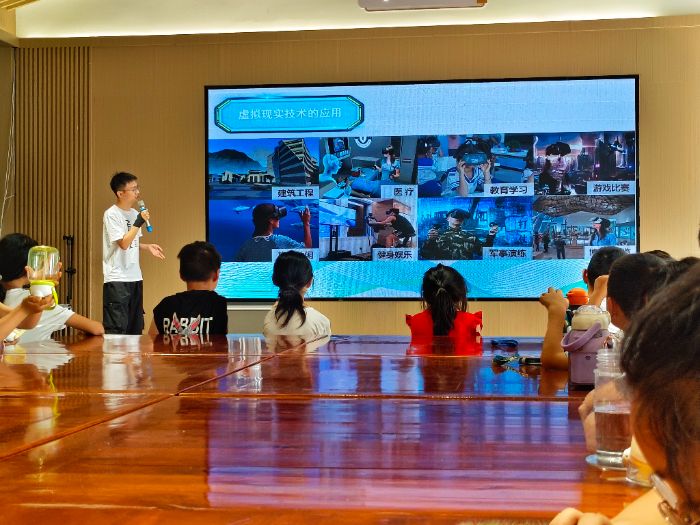 �Ӻ��W�������l��̽��̓�M���磬�_��VR����֮��