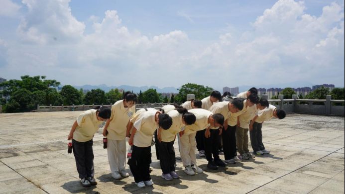 �𹤌W��հ���������x�o����ӛ����־ �^�M������